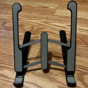Laptop & Tablet Stand/Holder